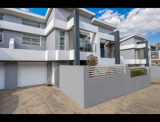 2 BEDROOM TOWNHOUSE FOR SALE IN BRYANSTON